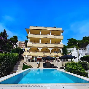 https://villa-penava.hotels-in-trogir.com