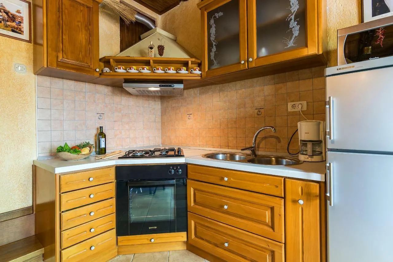 Apartments Korina Kanfanar